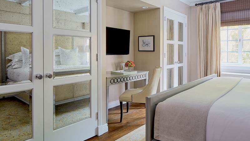 lowellroomspanel2